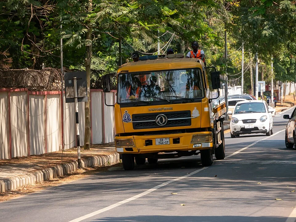 Bảo dưỡng định kỳ xe Hongyan (Hồng Ngạn) cho tài xế và xưởng